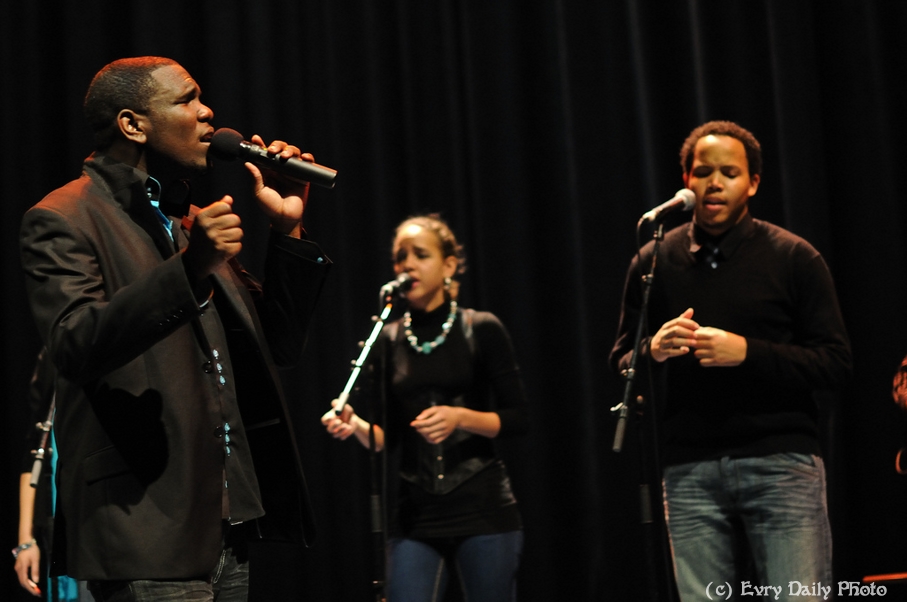 Evry Daily Photo - Telethon Evry 2010 - Concert Evry University Gospel - large - 5244028666.jpg